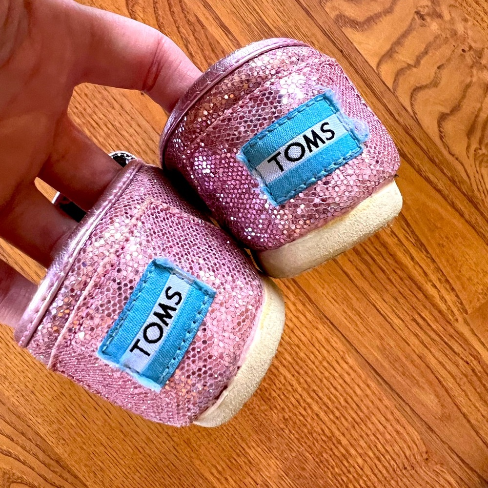 TOMS- pink & sparkly little girls